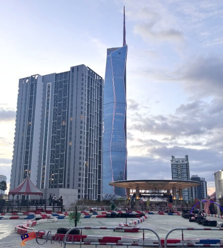 ららぽーとBBCCの屋上から見えるムルデカ118