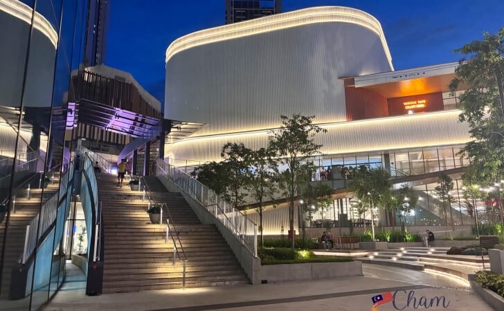 ららぽーとBBCCの階段