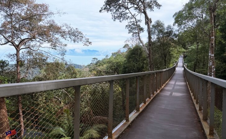 ザ・ハビタットペナンヒルのキャノピーウォークから見えるマレー半島