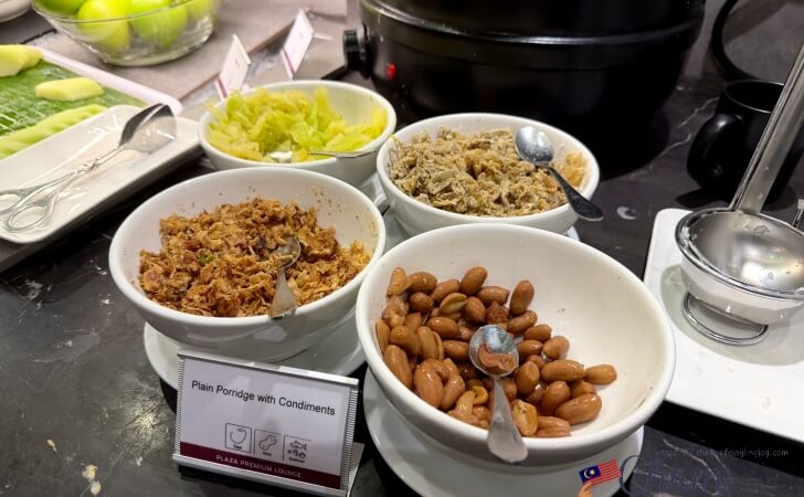 ペナン国際空港プラザプレミアムラウンジで提供されているお粥