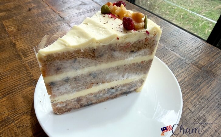 ボーティーカフェで注文したキャロットケーキ