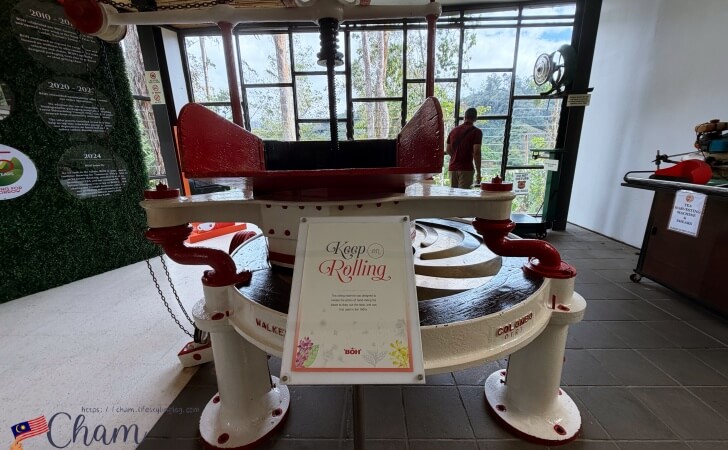 ボーティーセンターに展示されているお茶の加工に使う機械