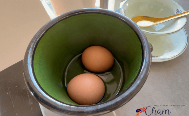 Kaw Kaw Malaya(カウカウマラヤ)のハーフボイルドエッグ