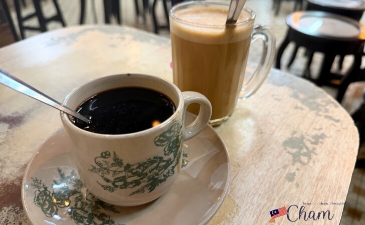 Swee Kong Coffee Shopで注文したコピとテー