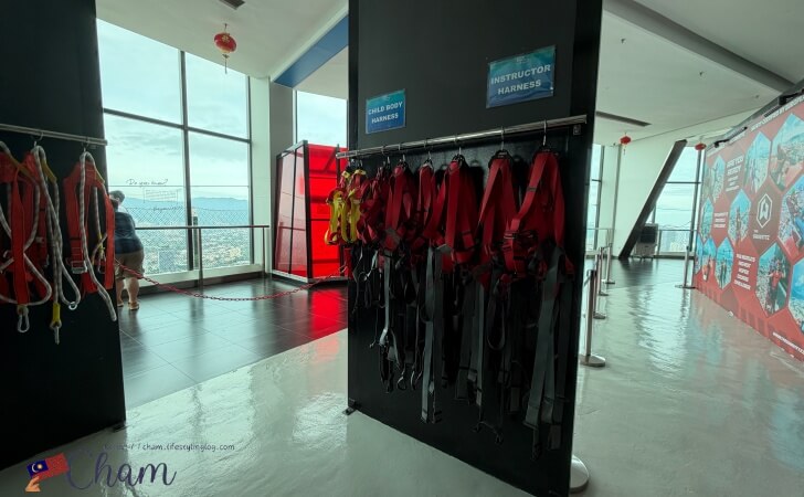 スカイブリッジのハーネス着用スペース