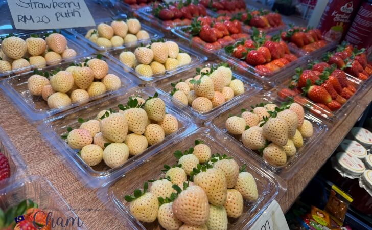 Bazar Kea Farm Cameron Highlandsで販売されている白いちご