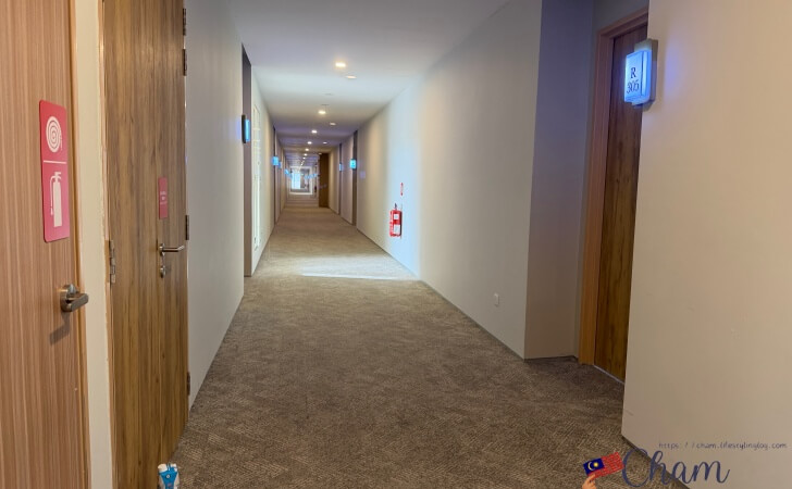 Zenith Suites Cameronの廊下