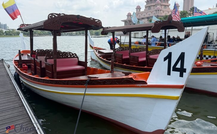 Cruise Tasik PutrajayaのPerahu Dondang Sayang（プラフドンダンサヤン）