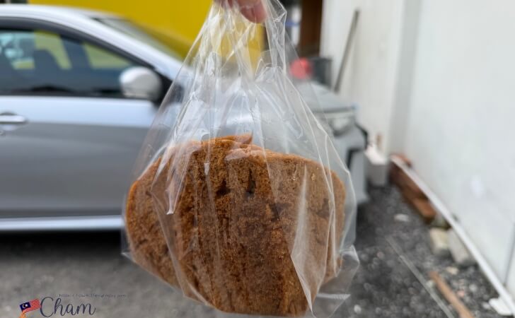 クアラルンプールチャイナタウンで購入した馬來糕（マーライーコー）