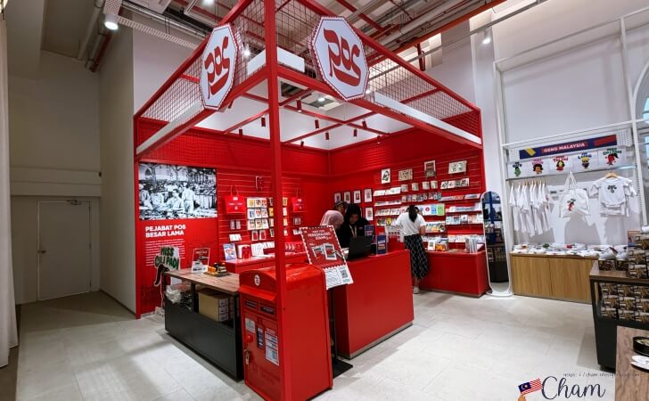 郵便関連のアイテムを販売するコーナー