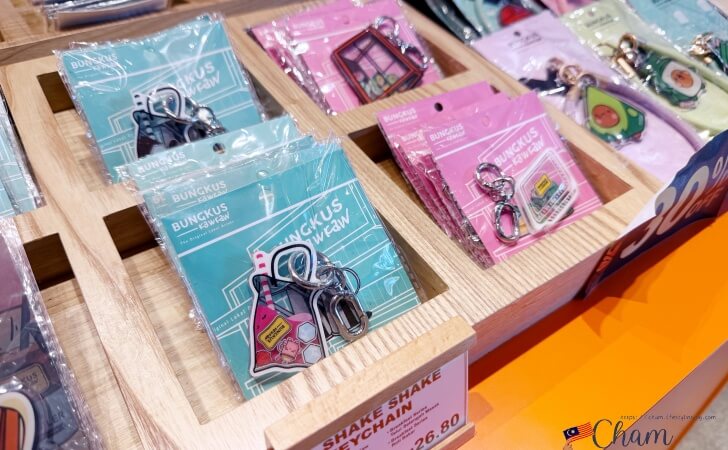 Kaw Kaw MalayaのJalan Kamuning店で販売されているキーホルダー
