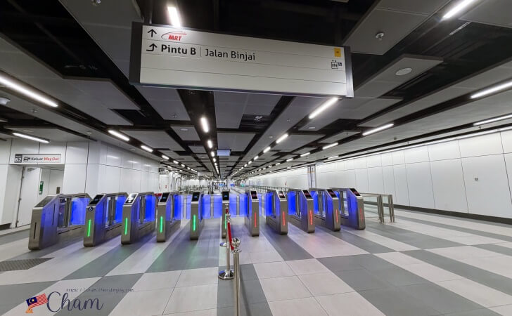 Persiaran KLCC駅の改札