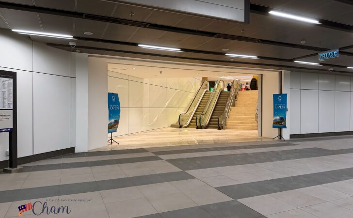 Persiaran KLCC駅と繋がっているOmbak KLCC