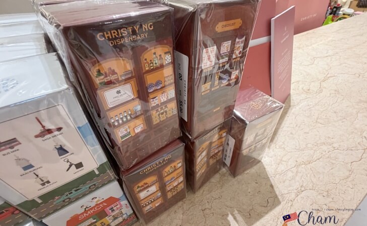店舗で販売されているChristy NgのDispensary Blind Box Charm