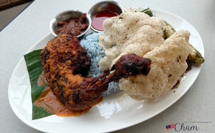 MakamakanのNasi Kerabu Ayam Percik